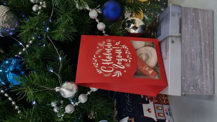 Фотография покупателя товара Коробка подарочная новогодняя складная «С Новым годом», 15×7×22 см - Фото 7