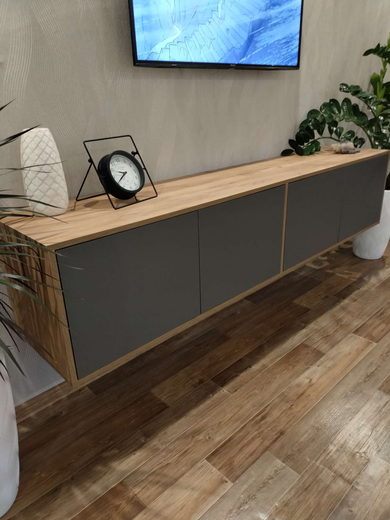 Фотография покупателя товара Тумба под ТВ «Парус – 11», на ножках, 2002×400×550 мм, цвет белый/дуб юкон - Фото 1