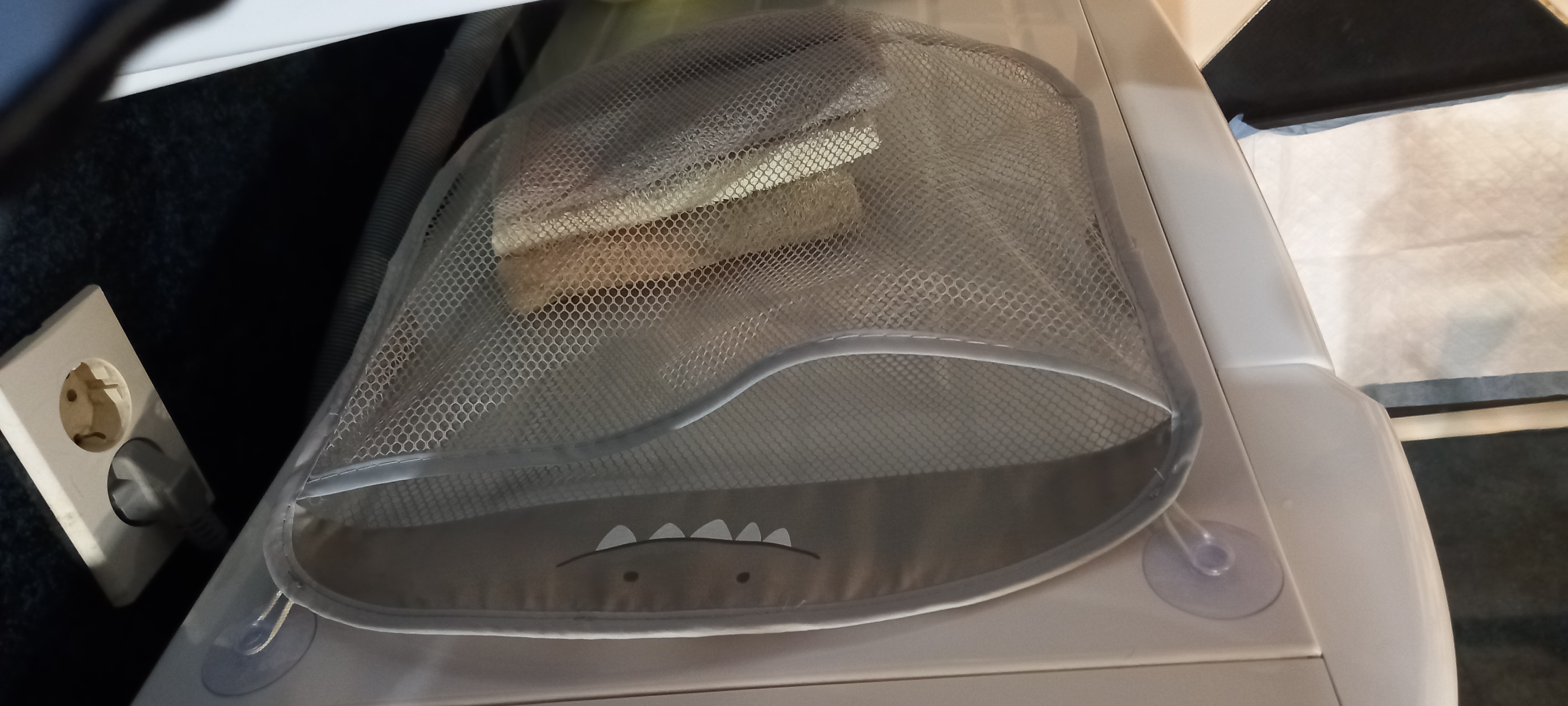 Фотография покупателя товара Сетка для хранения игрушек в ванной на присосках «Акула», цвет серый - Фото 1