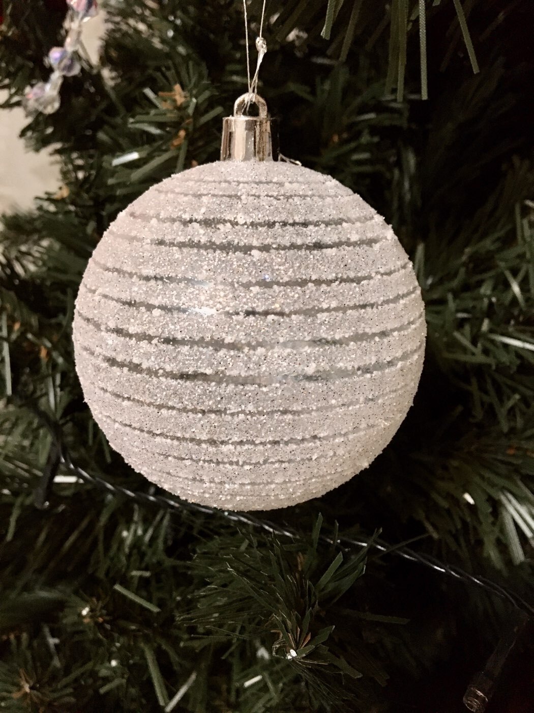 Фотография покупателя товара Ёлочные игрушки «Снежинки», шары новогодние, d=8 см, 4 шт., белый - Фото 7