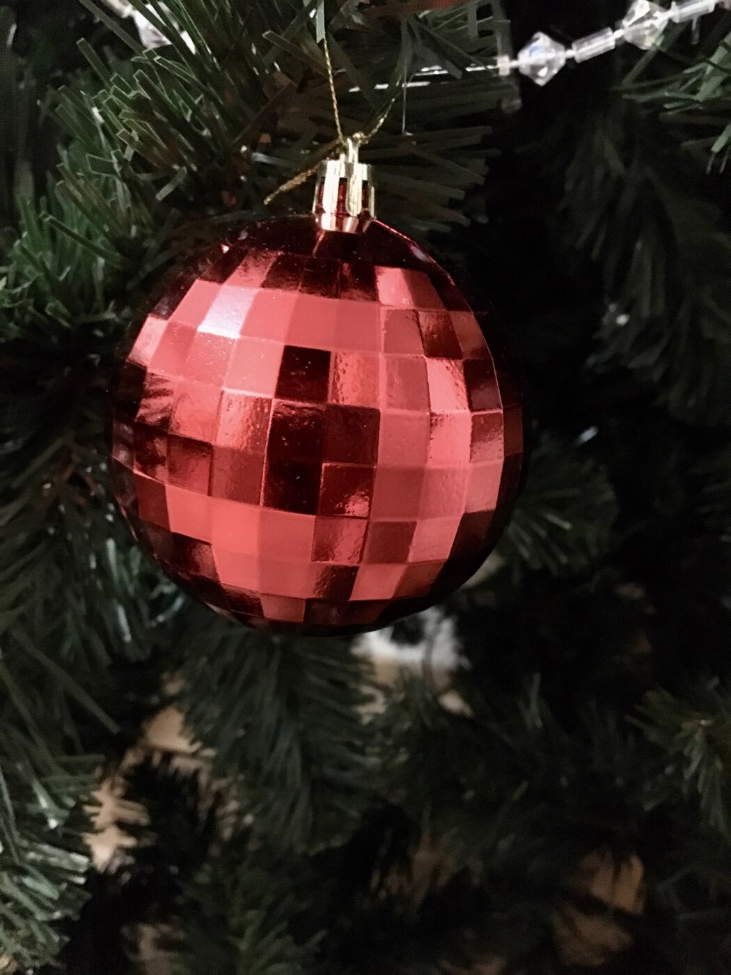 Фотография покупателя товара Ёлочные игрушки «Диско и грани», шары новогодние, d=8 см, набор 4 шт., красный - Фото 2