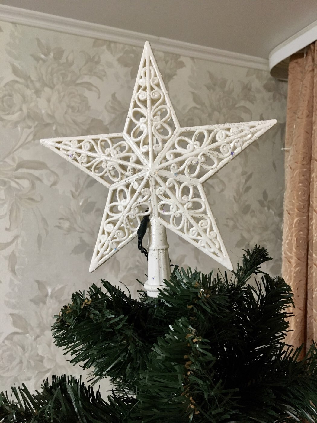 Фотография покупателя товара Звезда на ёлку (верхушка) мерцающий узор, 18×20 см, белый - Фото 1