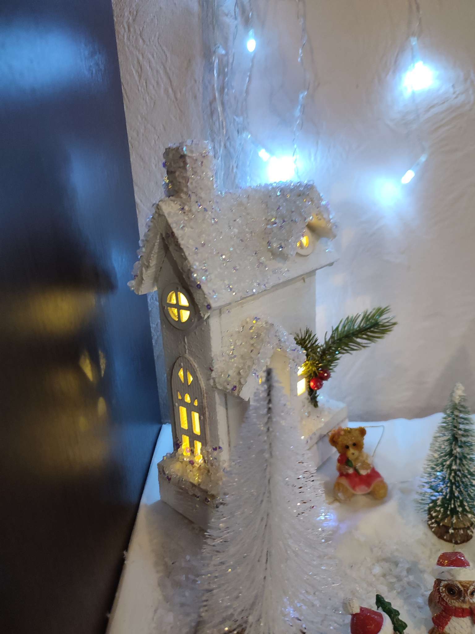 Фотография покупателя товара Фигура деревянная «Изба белая», 30×15×34 см, 5 LED, батарейки AAx2 (не в комплекте), свечение теплое белое - Фото 3