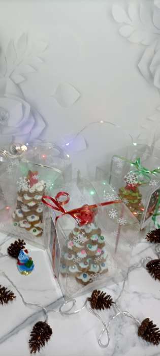 Фотография покупателя товара Коробка подарочная новогодняя складная ПВХ «Праздничное настроение» 11×11×11 см . - Фото 9