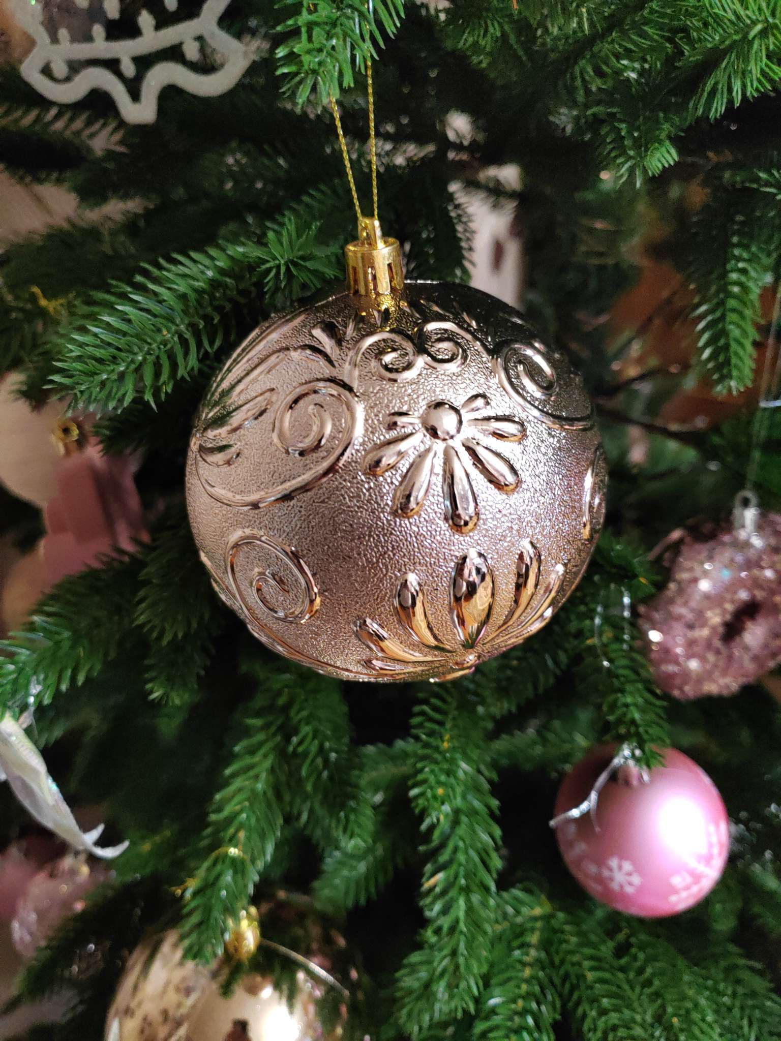 Фотография покупателя товара Ёлочные игрушки «Амаль», шары новогодние, d=10 см, набор 6 шт., золотистый - Фото 1