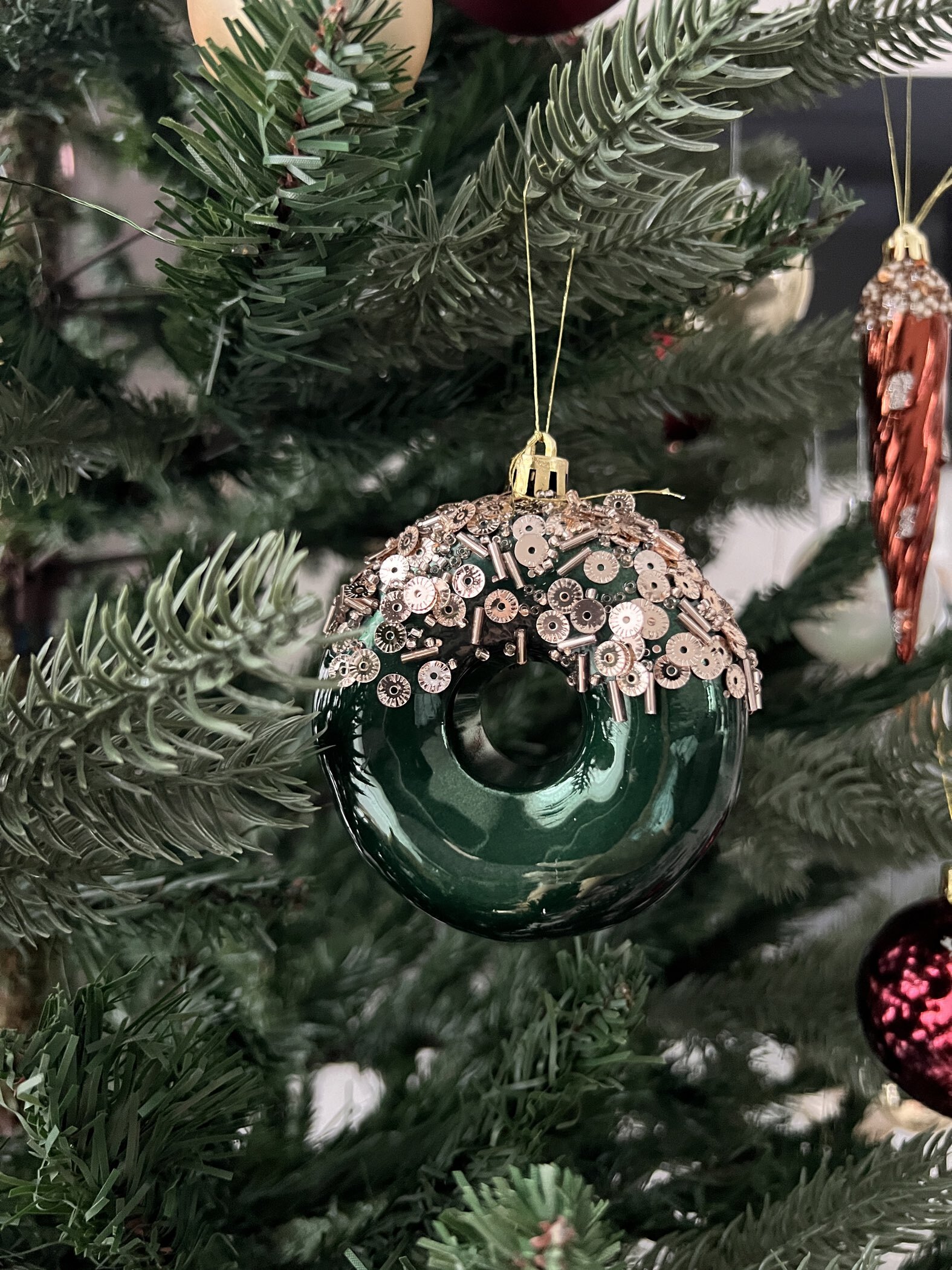 Фотография покупателя товара Ёлочная игрушка набор 3 шт. «Сосулька Коул» 12×4.5 см, МИКС - Фото 3