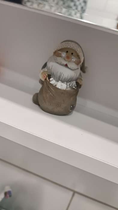 Фотография покупателя товара Фигурка полистоун «Дед Мороз в серой шубе в очках, с мешком подарков», 5.5×6×9 см, МИКС - Фото 1