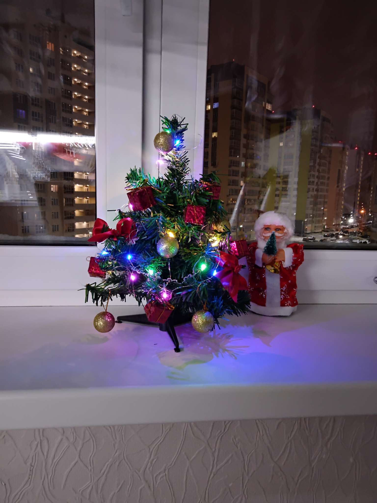 Фотография покупателя товара Гирлянда «Нить» 1 м роса, IP20, серебристая нить, 10 LED, 3 режима, батарейки AG13×3 (в комплекте), свечение мульти - Фото 40