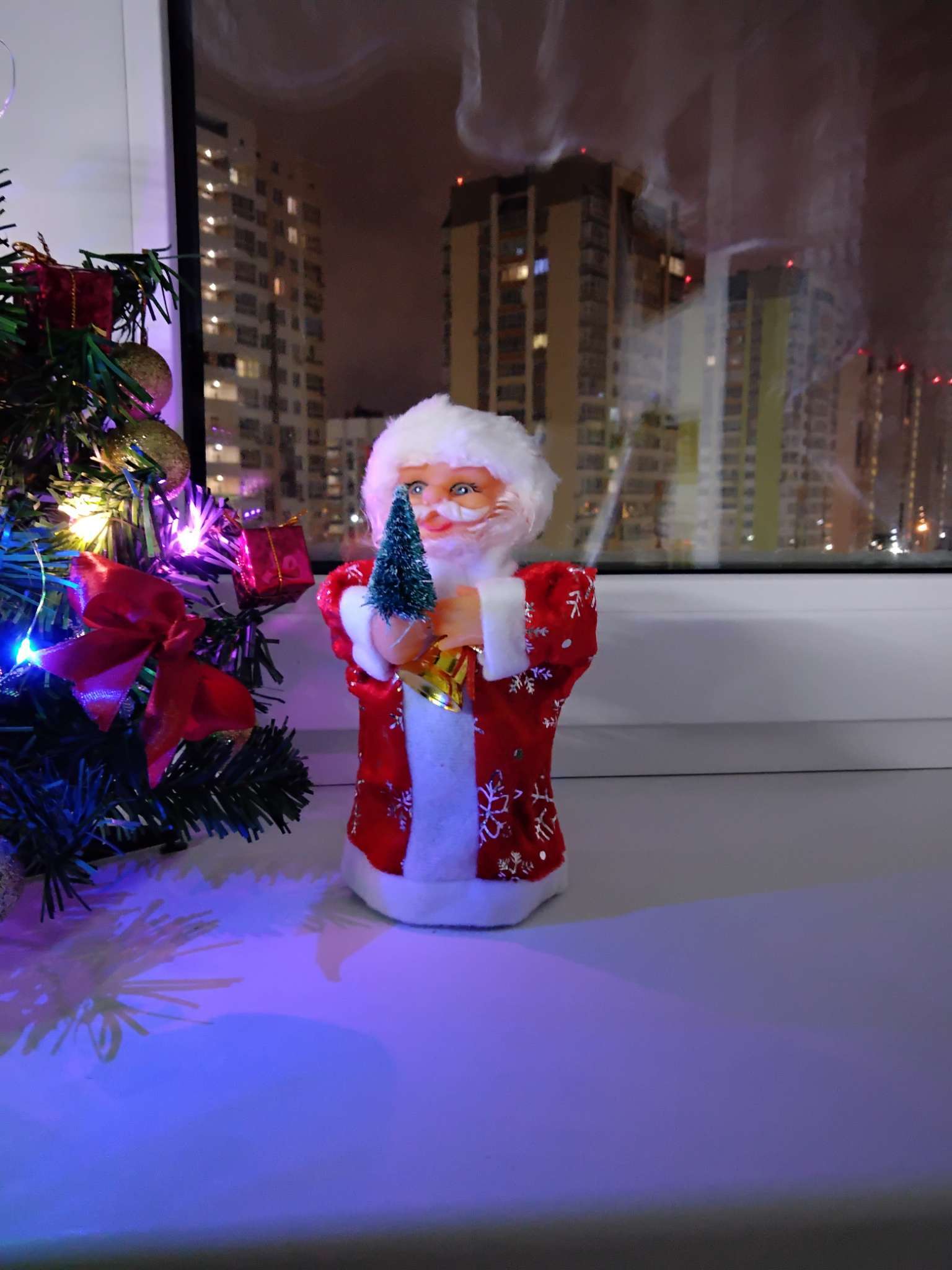 Фотография покупателя товара Дед Мороз под ёлку «Зимнее волшебство. Новогодняя игрушка в шубе», 17 см - Фото 2