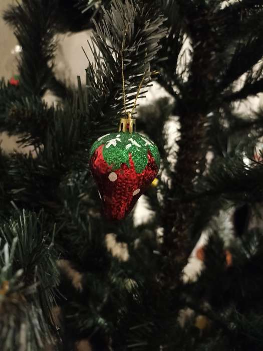 Фотография покупателя товара Ёлочные игрушки 6 шт. «Клубничка» 4×6 см, красный - Фото 6