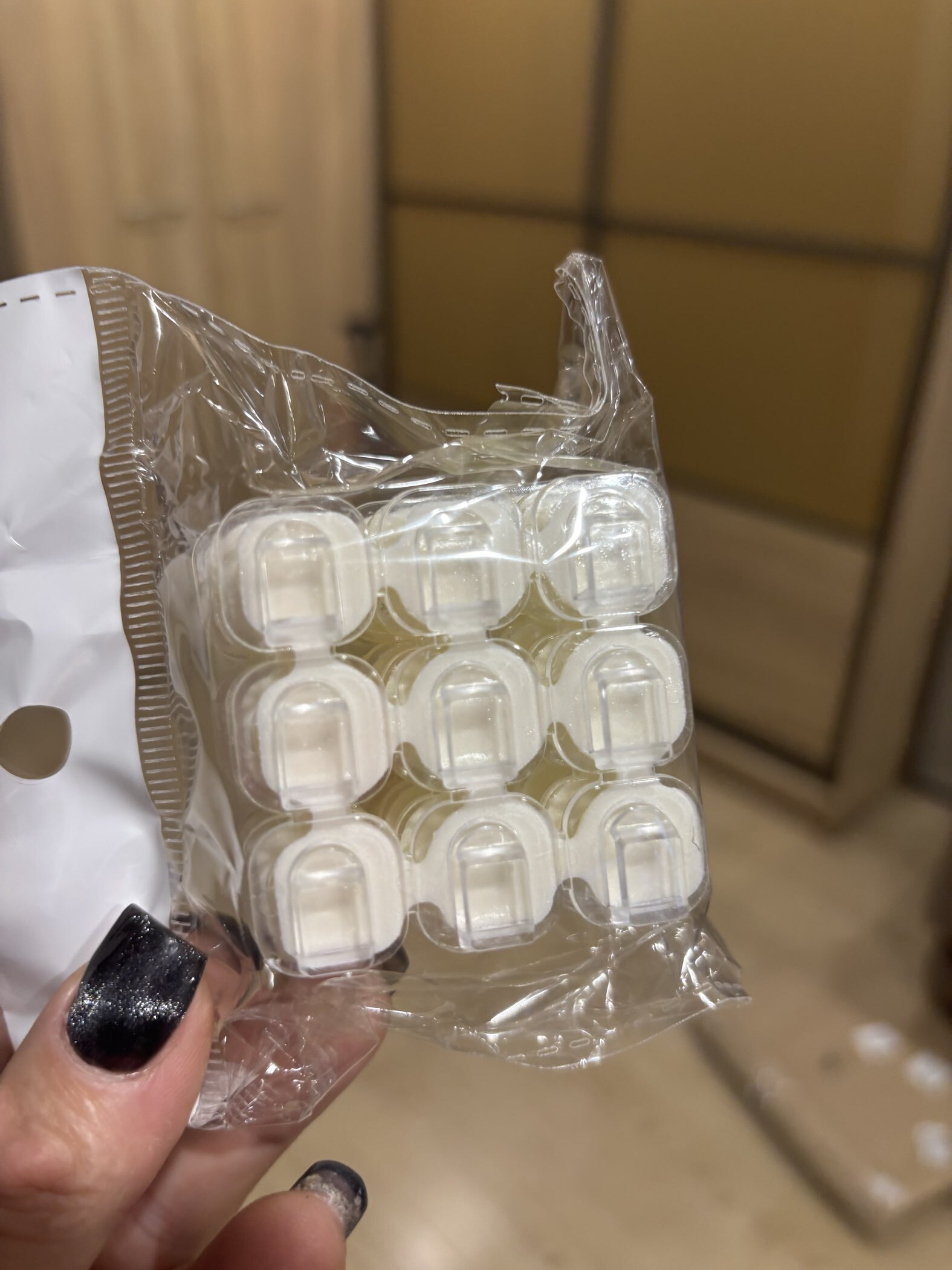 Фотография покупателя товара Держатель самоклеящийся для проводов и гирлянд ТУНДРА krep, 15×15 мм, 18 шт. - Фото 9