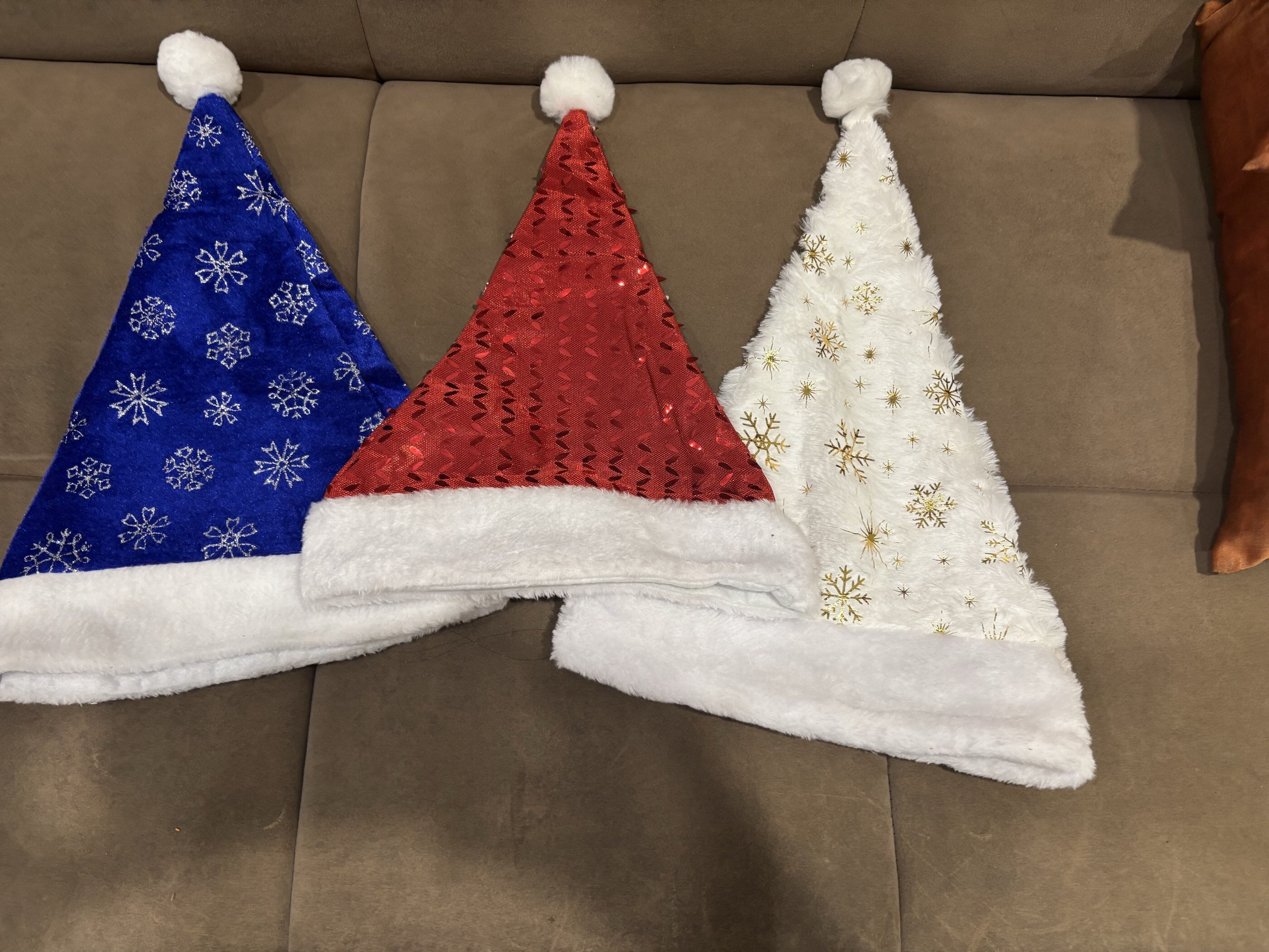 Фотография покупателя товара Колпак новогодний «Сияние» 30×38 см, красный - Фото 1