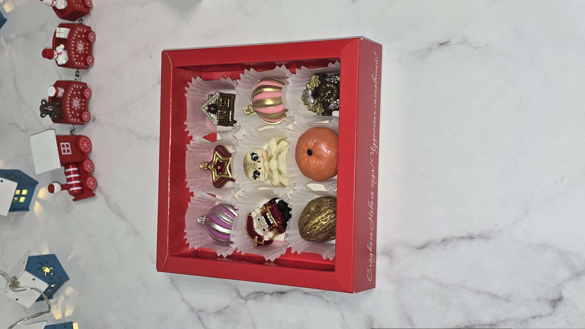 Фотография покупателя товара Коробка под 16 конфет с ячейками «Красивый Новый год» 17.5×17.5×3.5 см - Фото 6