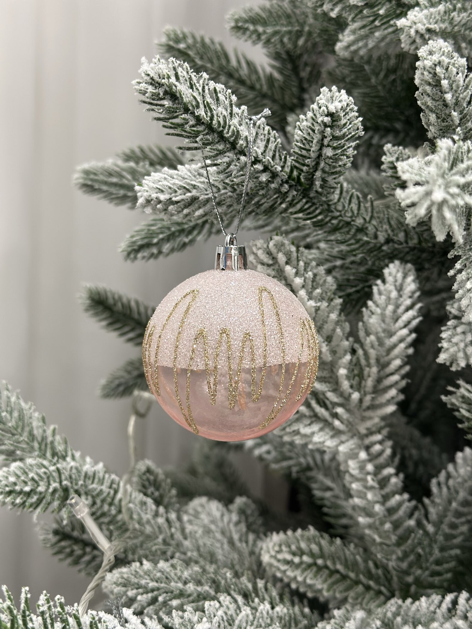 Фотография покупателя товара Ёлочные игрушки «Фейерверк», шары новогодние, d=5.5 см, набор 4 шт., розовый - Фото 5