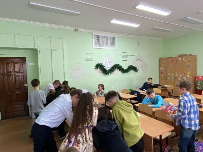 Фотография покупателя товара Гирлянда новогодняя «Зимнее волшебство», ёлочная, 270 см, d=6 см, 220 веток, 12.5 см - Фото 13