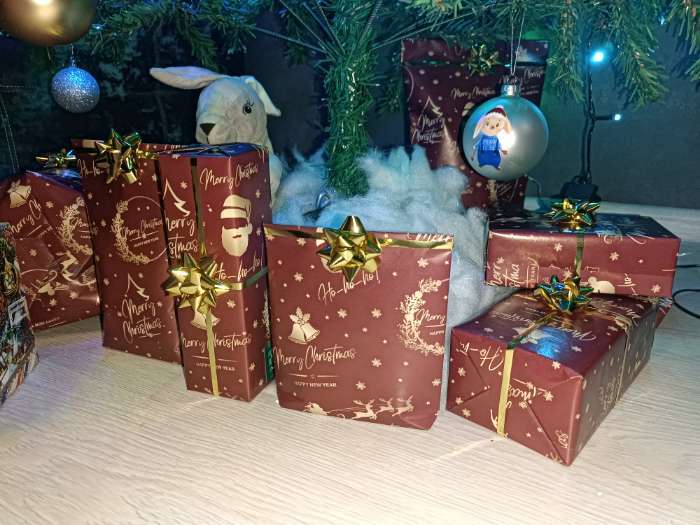 Фотография покупателя товара Бумага упаковочная новогодняя глянцевая «С новым годом!», 70×100 см - Фото 1