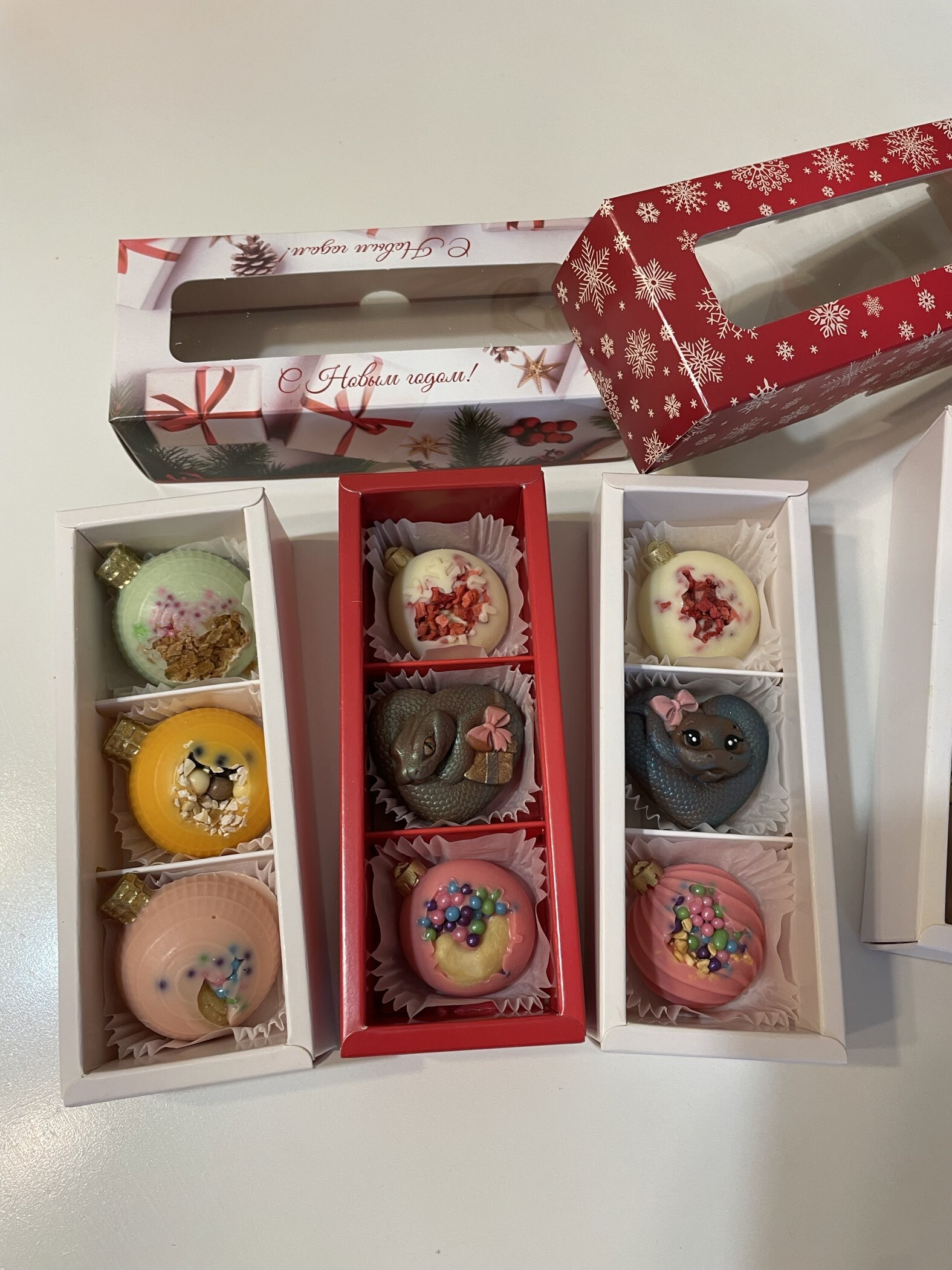Фотография покупателя товара Коробка под 3 конфеты, «Новогодние подарки», 13×5×3.3 см - Фото 3