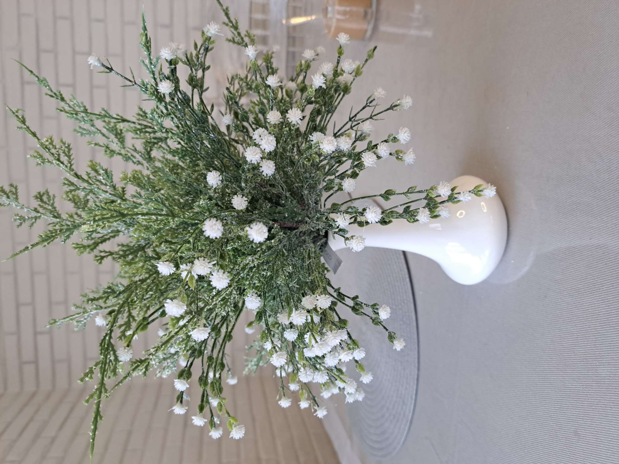 Фотография покупателя товара Ваза фарфоровая для цветов Wilmax, 9.5×14.5 см, цвет белый - Фото 1