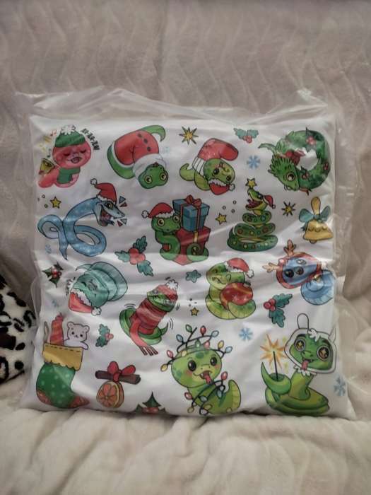 Фотография покупателя товара Подушка декоративная «Змея с гербом», 40 см, на молнии - Фото 1