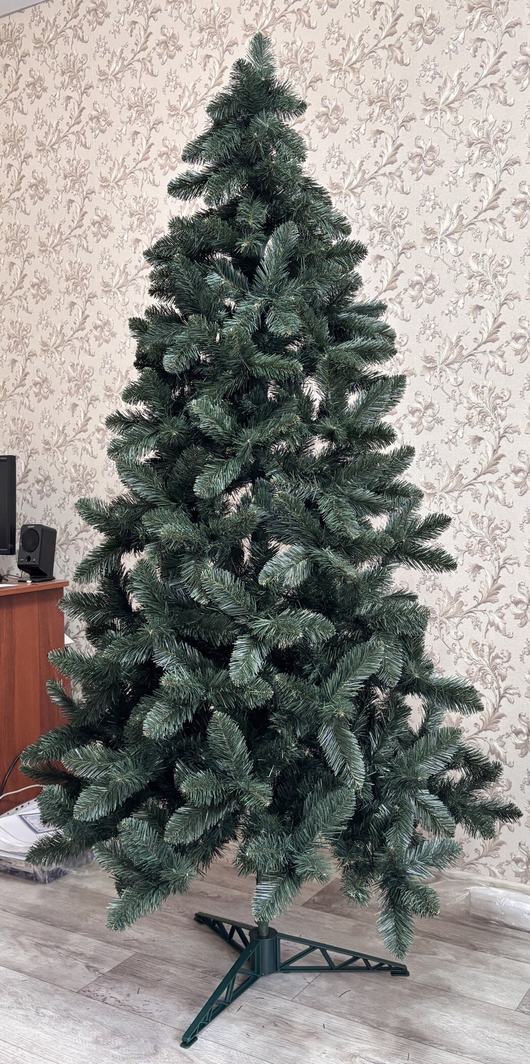 Фотография покупателя товара Искусственная ёлка Max Christmas «Никольская», 210 см d нижнего яруса 113 см, ветки ПВХ отгибаются - Фото 1