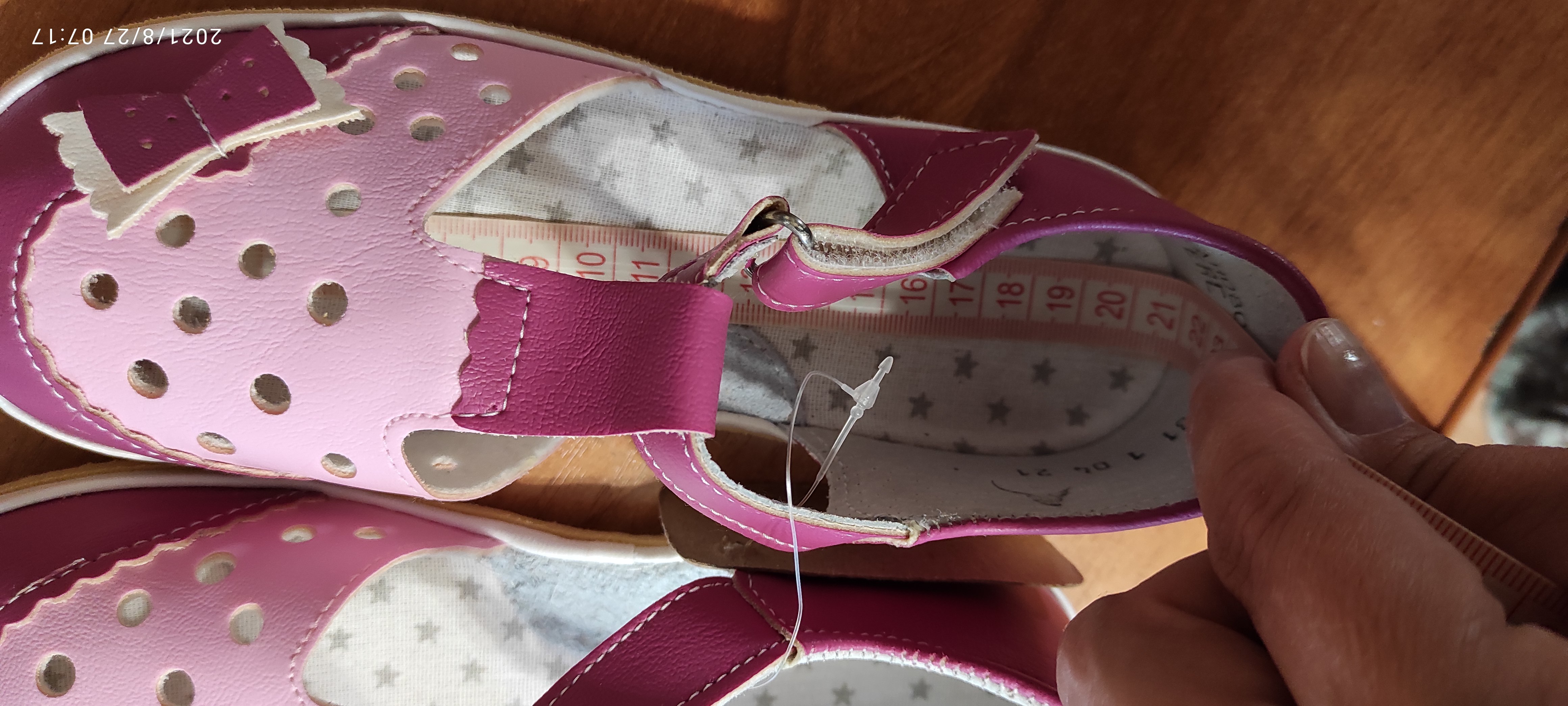 Фотография покупателя товара Сандалии детские, цвет малиновый/розовый, размер 31 - Фото 6