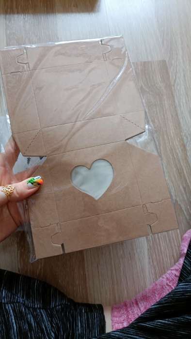 Фотография покупателя товара Коробка складная «Сердца», крафт, с окном, 10×8×3.5 см - Фото 8