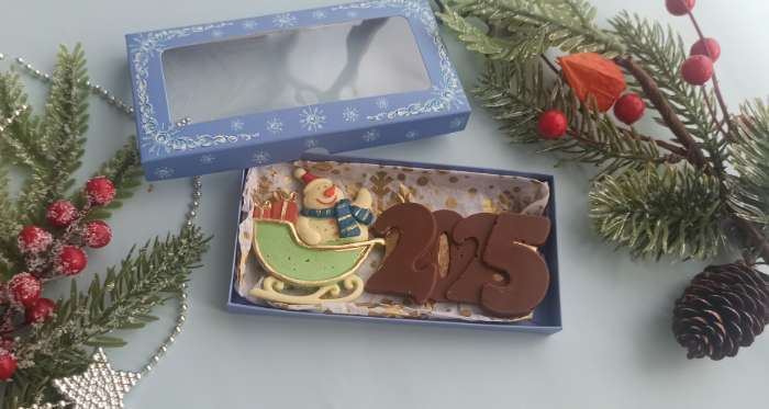 Фотография покупателя товара Коробка для шоколада новогодняя «Снежная сказка», с окном, 16×8×1.5 см - Фото 1