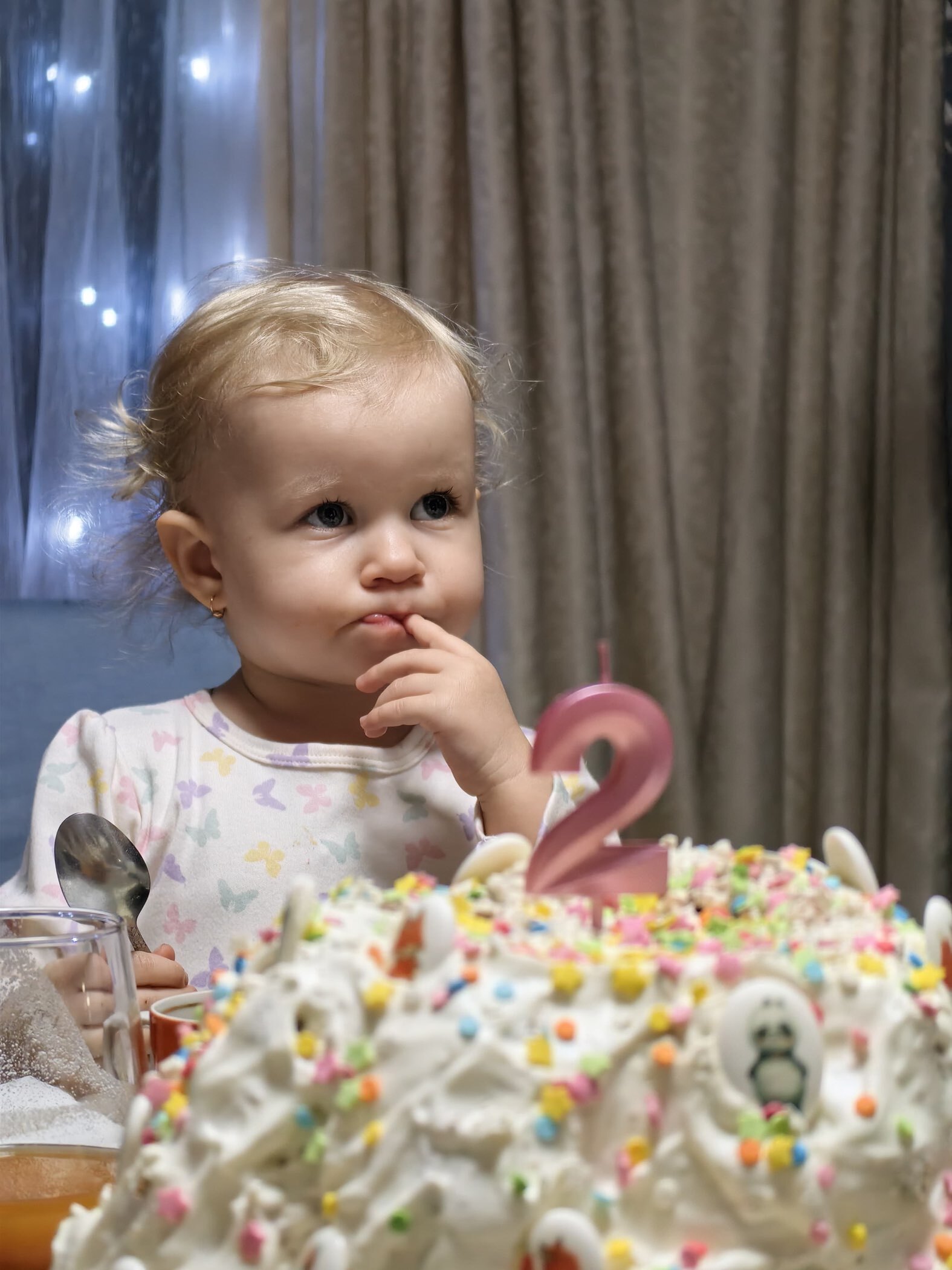 Фотография покупателя товара Свеча для торта, цифра «2», 11,5 х 2,3 см - Фото 3