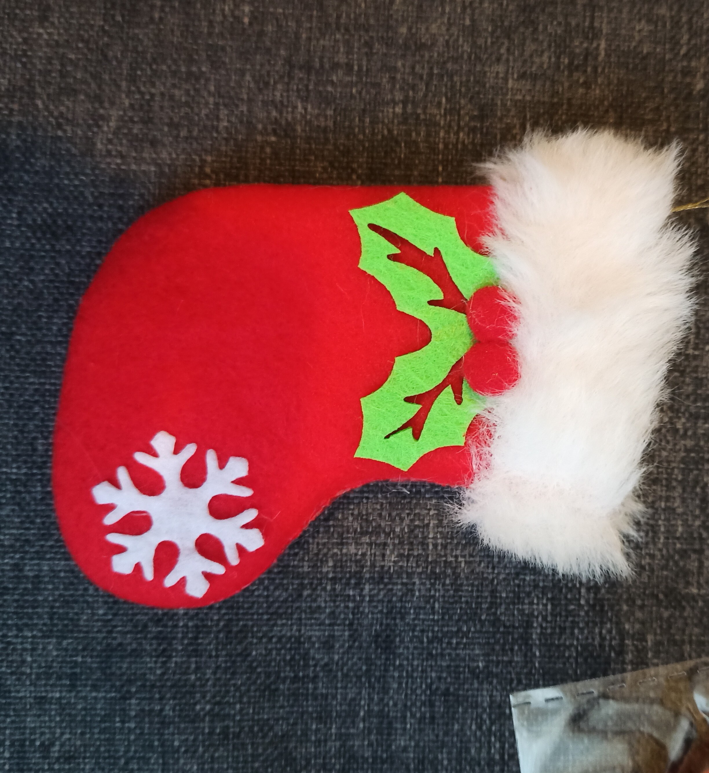 Фотография покупателя товара Подвеска мягкая на ёлку «Рождественский носок сюрприз» 6.5×10 см, красная - Фото 4