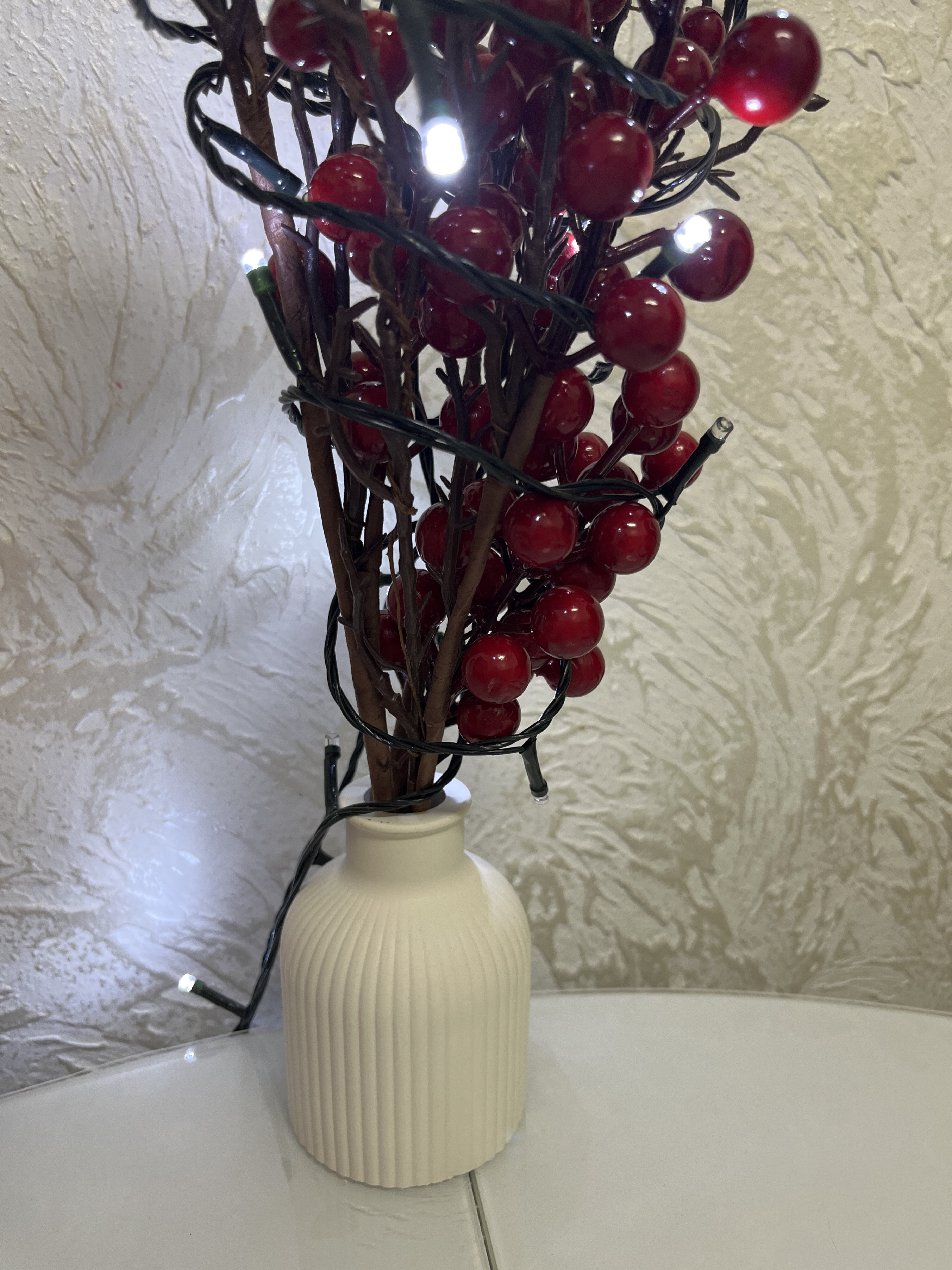 Фотография покупателя товара Ваза «Кувшинчик в полоску», 9.5×7 см, гипс, белая - Фото 2