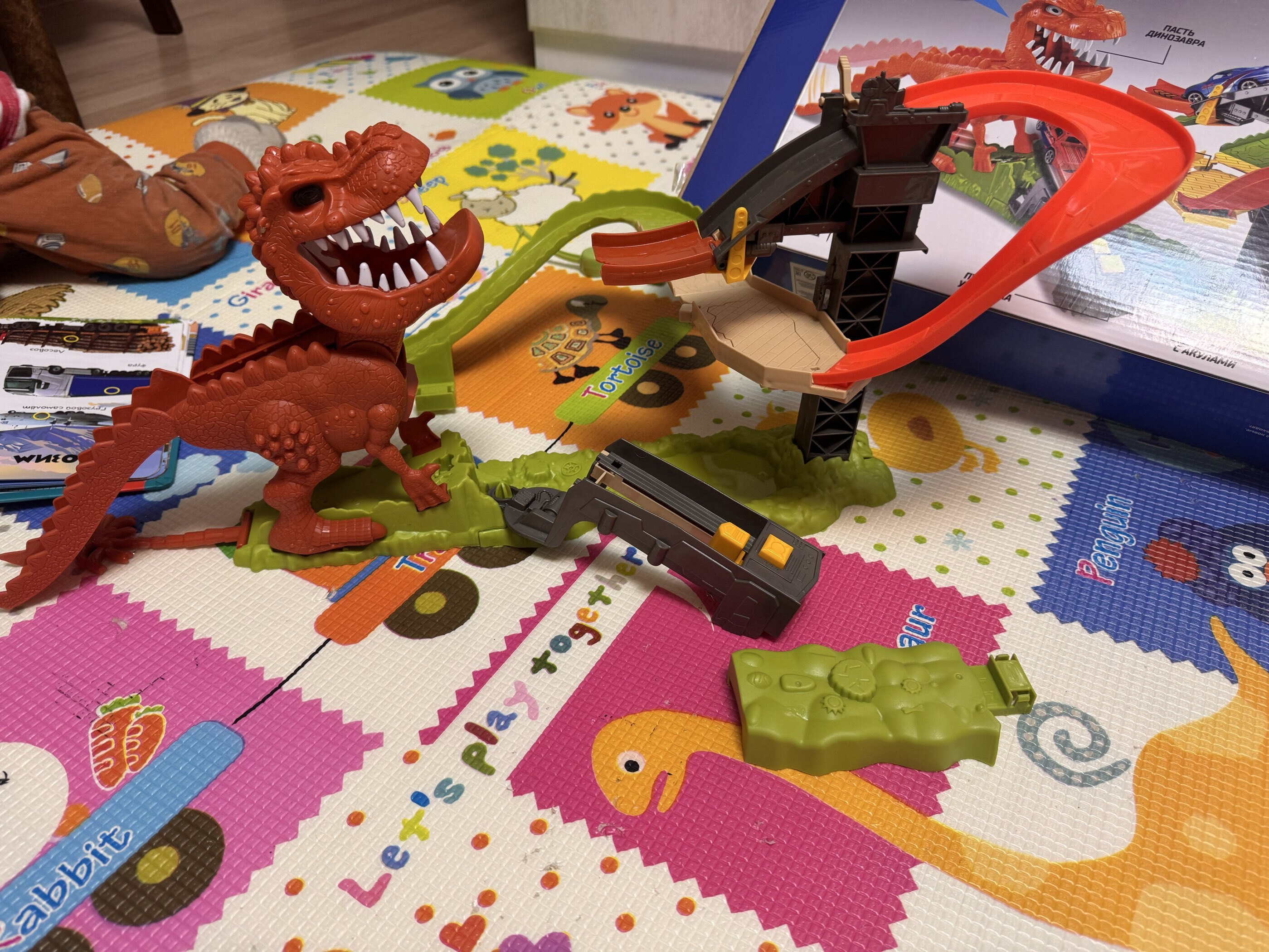 Фотография покупателя товара Автотрек «Динопарк», с запуском - Фото 1