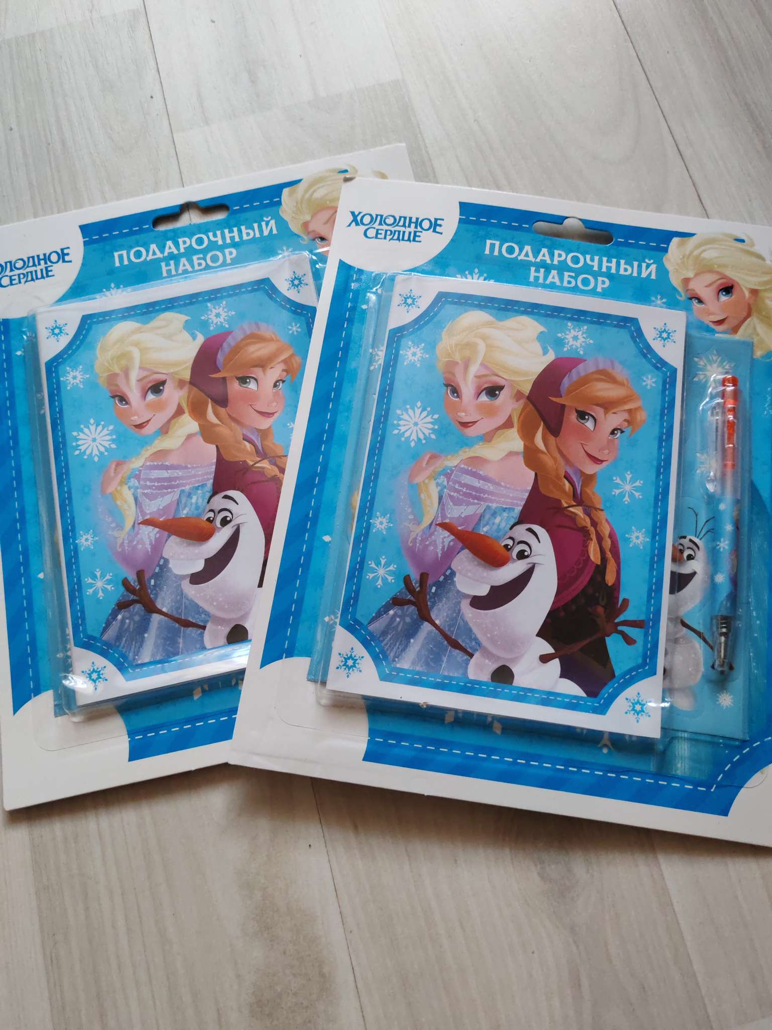 Фотография покупателя товара УЦЕНКА Канцелярский набор «С новым годом», блокнот А5, ручка, наклейки, Холодное сердце - Фото 1