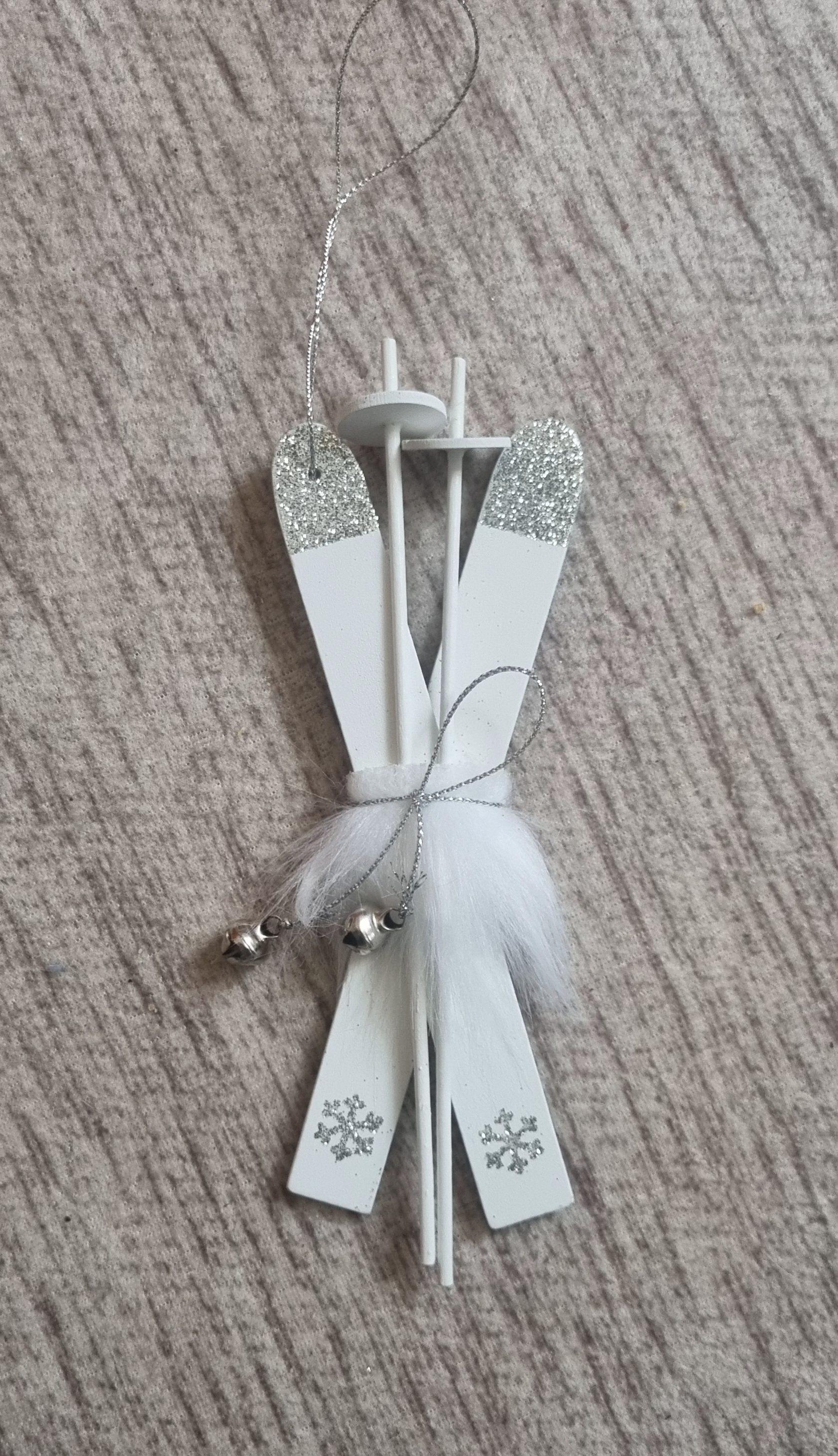 Фотография покупателя товара Елочная игрушка «Лыжи», 15 см - Фото 3