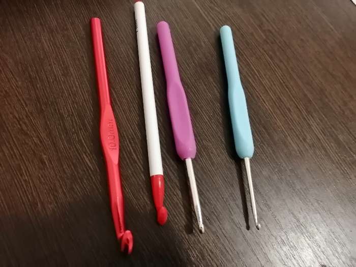 Фотография покупателя товара Крючок для вязания, с пластиковой ручкой, d = 3,5 мм, 14 см, цвет МИКС - Фото 5