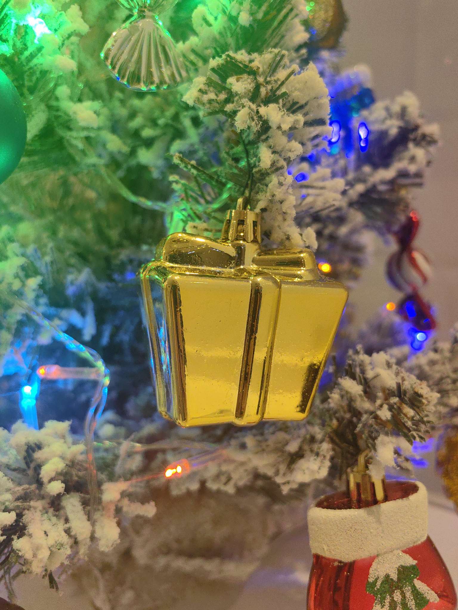 Фотография покупателя товара Ёлочные игрушки 8 шт. «Зимнее волшебство. В гостях у белочек» пластик, МИКС - Фото 2