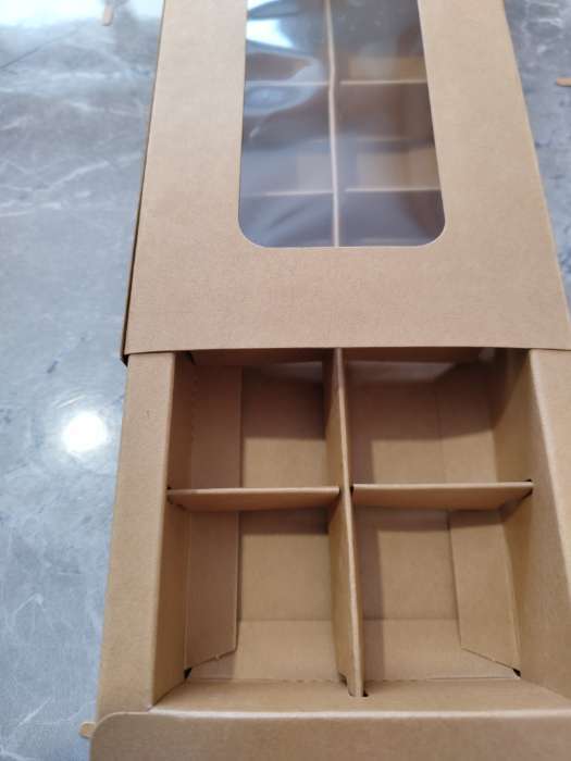 Фотография покупателя товара Коробка для 10 конфет, белая, 9.8×22×3.5 см - Фото 3