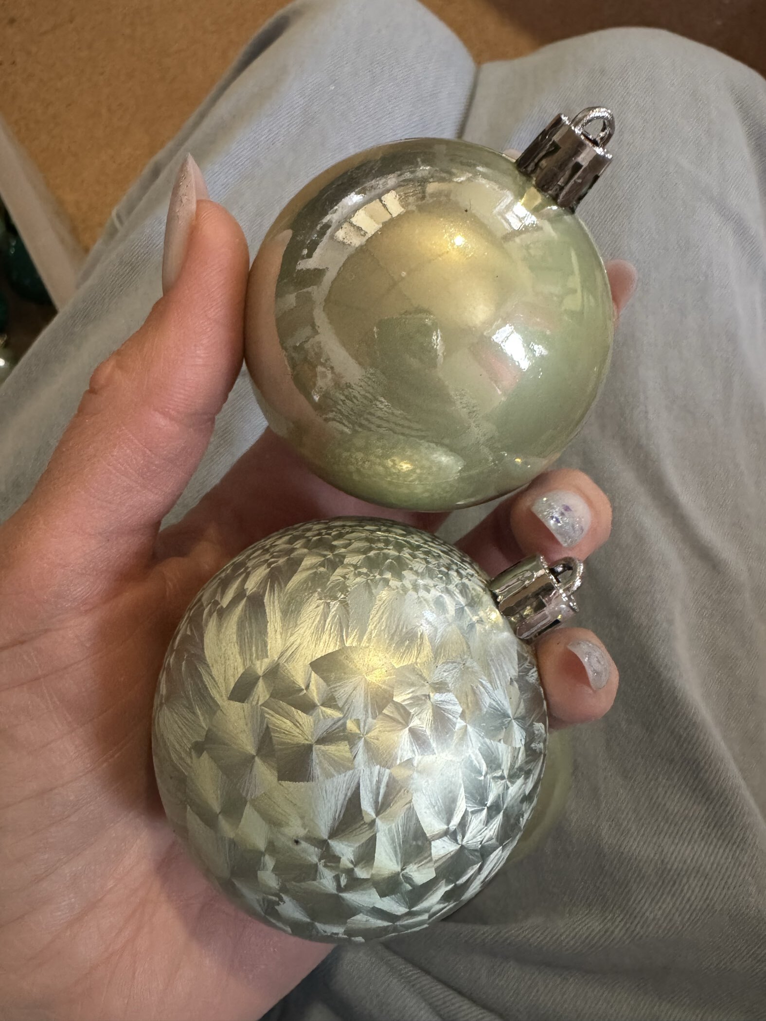 Фотография покупателя товара Ёлочные игрушки «Чары волшебства», шары новогодние, d=5.5 см, набор 6 шт., зелёный - Фото 3