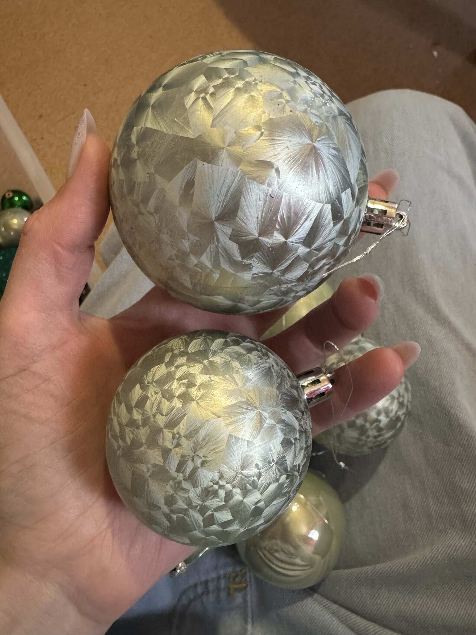 Фотография покупателя товара Ёлочные игрушки «Чары волшебства», шары новогодние, d=5.5 см, набор 6 шт., зелёный - Фото 4