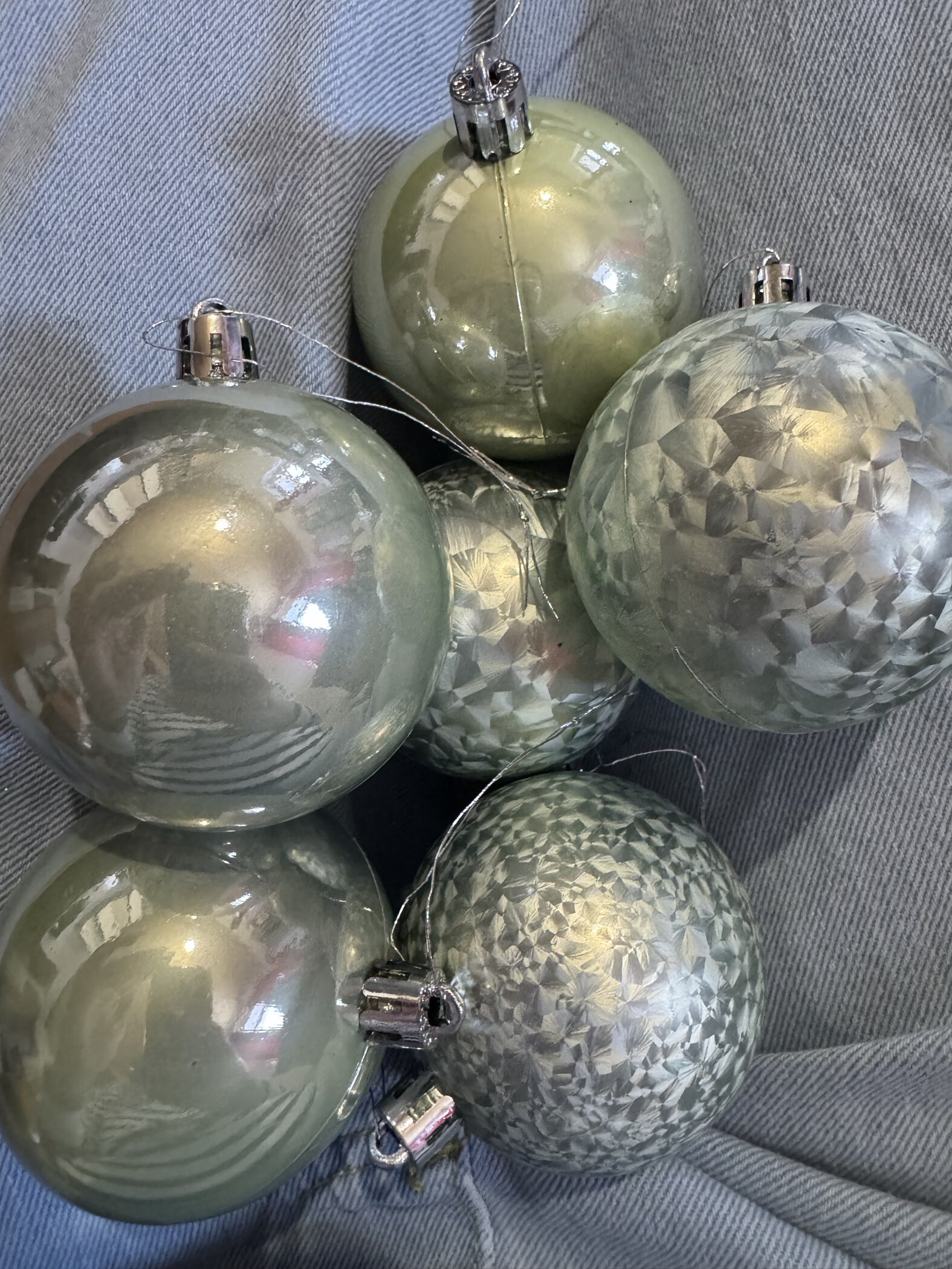 Фотография покупателя товара Ёлочные игрушки «Чары волшебства», шары новогодние, d=5.5 см, набор 6 шт., зелёный - Фото 5