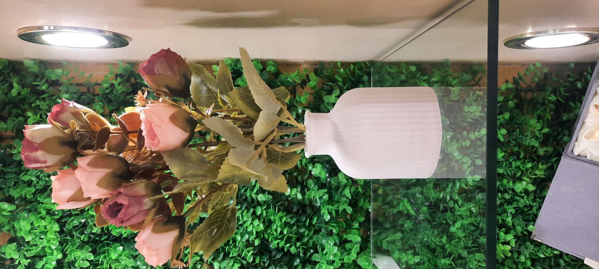 Фотография покупателя товара Ваза «Кувшинчик в полоску», 9.5×7 см, гипс, белая - Фото 1