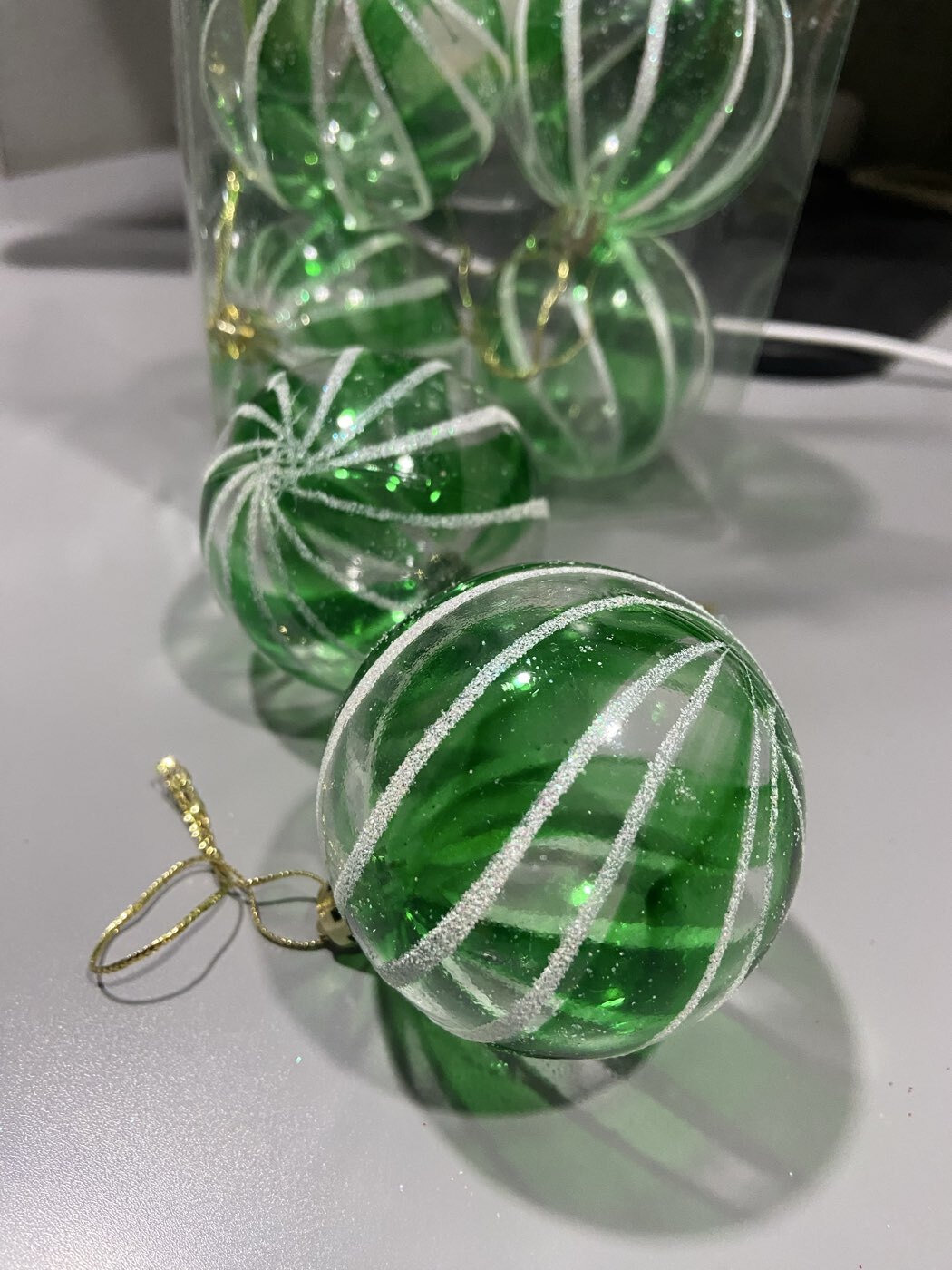 Фотография покупателя товара Ёлочные игрушки «Ариан», шары новогодние, d=6 см, набор 6 шт., зелёный - Фото 3