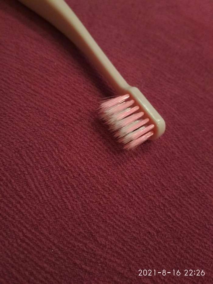 Фотография покупателя товара Детская зубная щетка с мягкой щетиной, нейлон, цвет розовый - Фото 2
