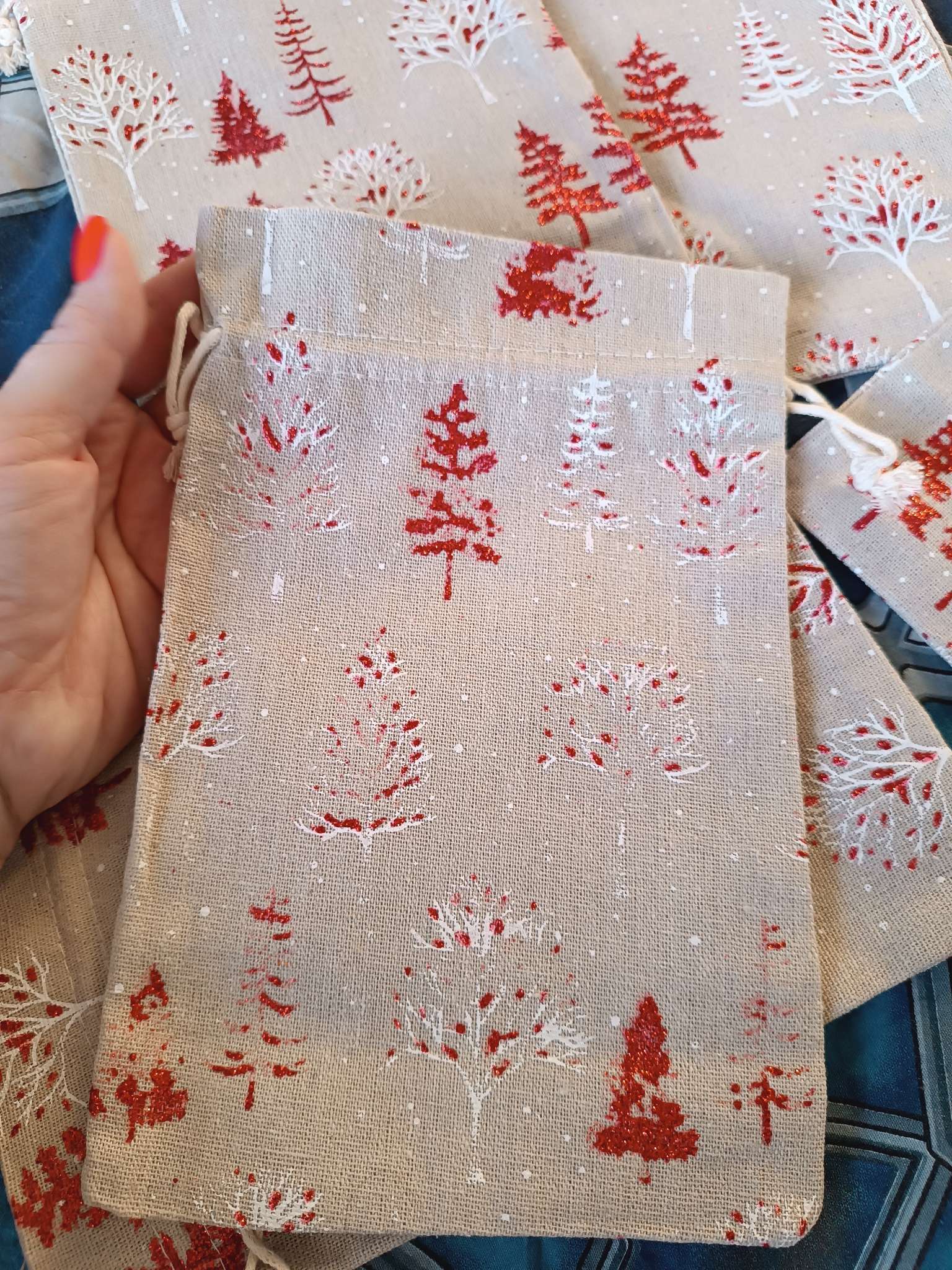 Фотография покупателя товара Мешочек подарочный «Новогодний лес», холща, 16 х 24 см +/- 1.5 см - Фото 4