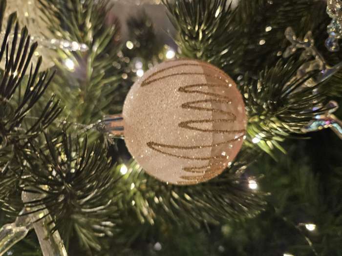 Фотография покупателя товара Ёлочные игрушки «Фейерверк», шары новогодние, d=5.5 см, набор 4 шт., розовый - Фото 2