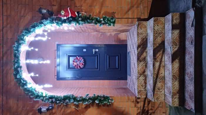 Фотография покупателя товара Гирлянда хвойная новогодняя «Зимнее волшебство. Иней», ёлочная, 270 см, d=25 см, 200 веток, с шишками - Фото 2