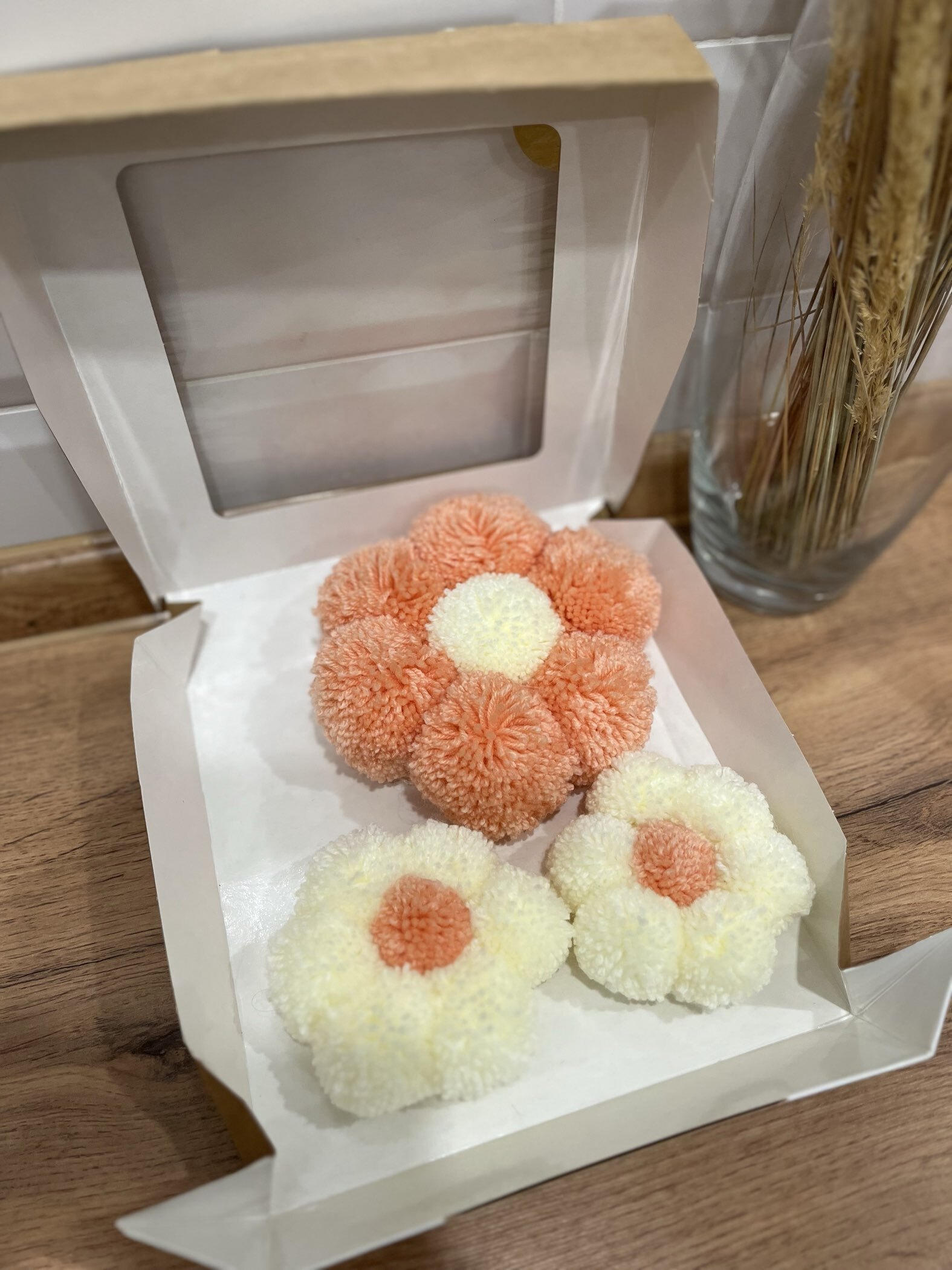 Фотография покупателя товара Коробка складная, крафт, 20 х 20 х 4 см, 1,5 л