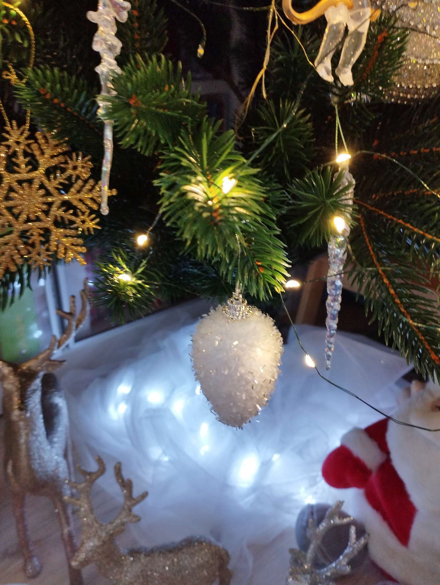 Фотография покупателя товара Ёлочные игрушки набор 6 шт. «Сосулька - пушинка», 4×6 см, белый - Фото 1