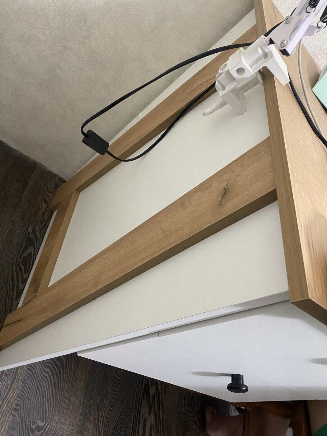 Фотография покупателя товара Стол письменный «Бетти», 2 ящика, 1205×605×750 мм, цвет графит/крафт золотой - Фото 6