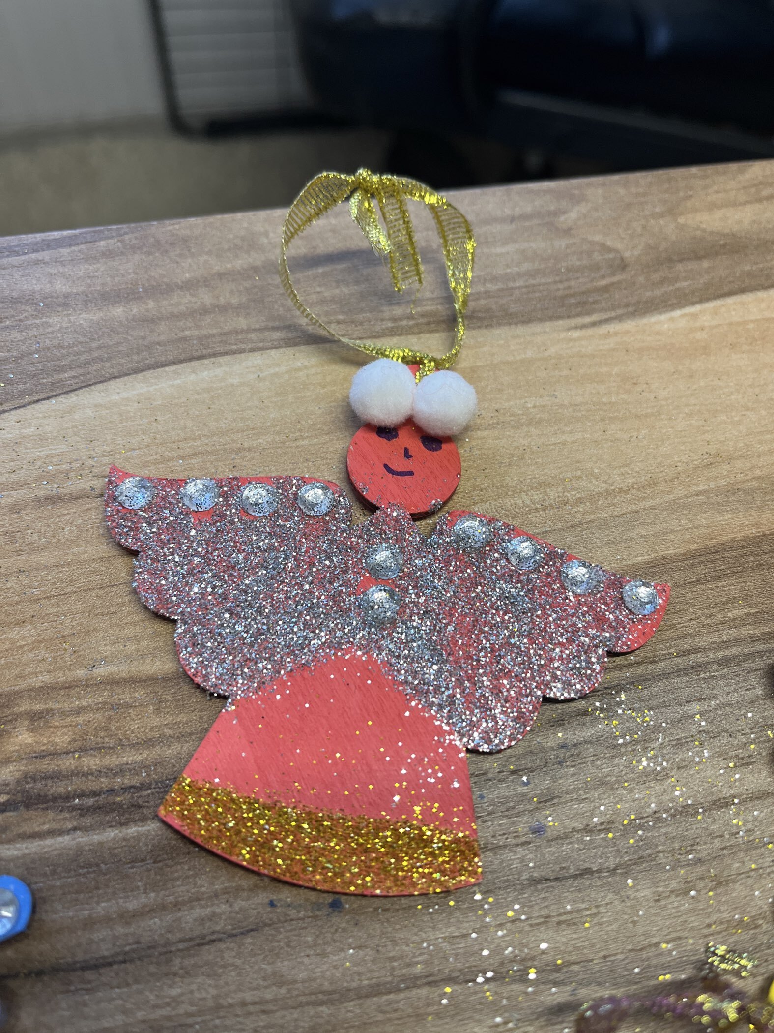 Фотография покупателя товара Новогодний подарок «Ёлочные украшения», набор для творчества, 20 основ под раскраску - Фото 3