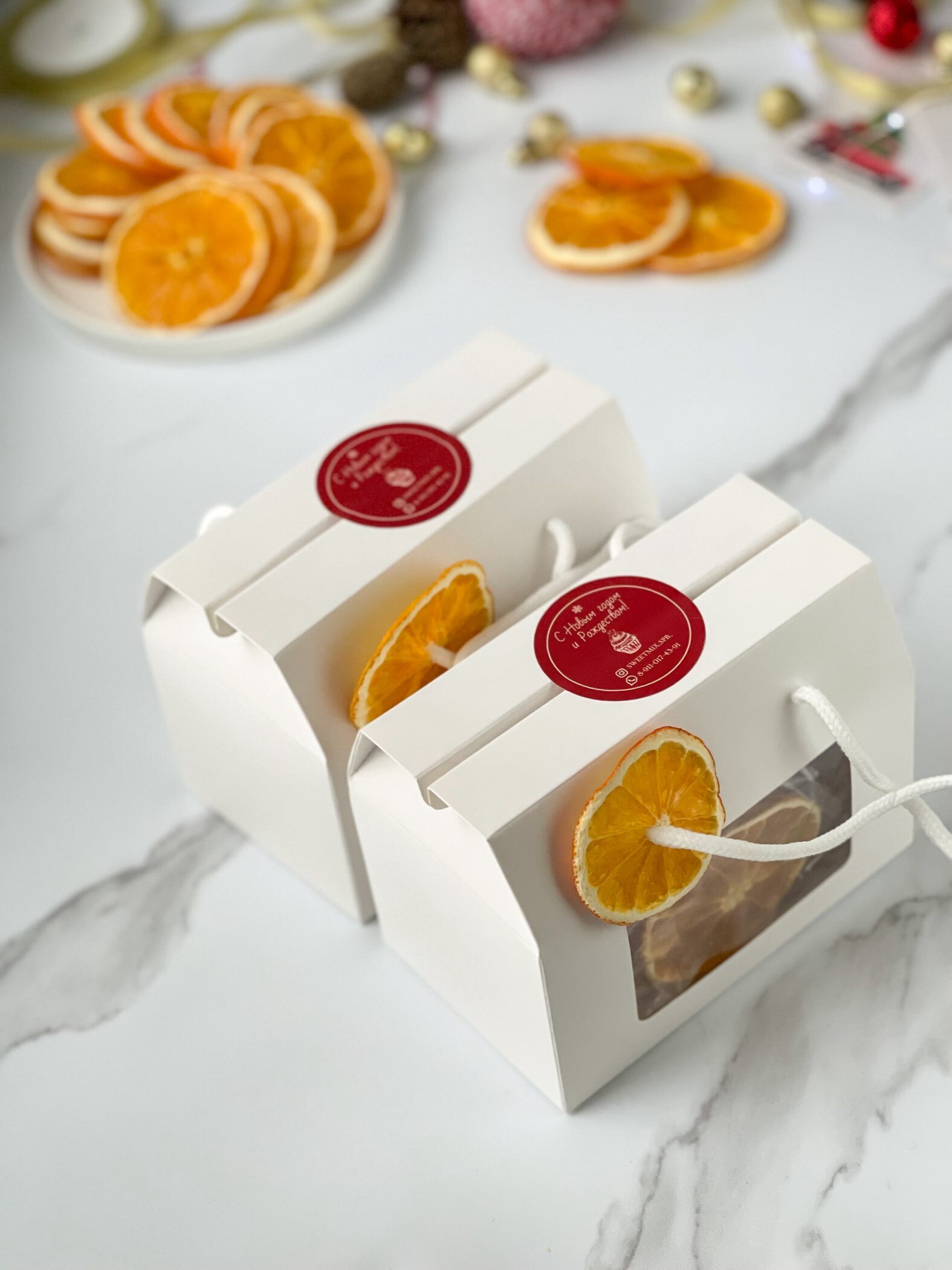 Фотография покупателя товара Коробка - пакет, с окном и ручками, белая, 15×11×9 см - Фото 3